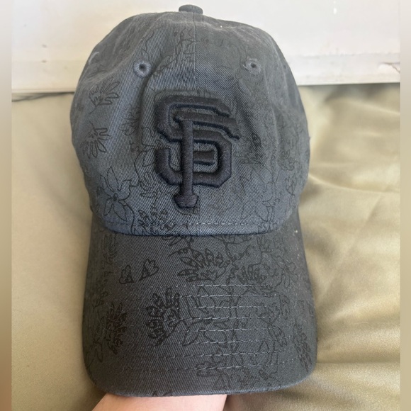 New Era Accessories - San Francisco Giants New Era Women's Black 9TWENTY Cap